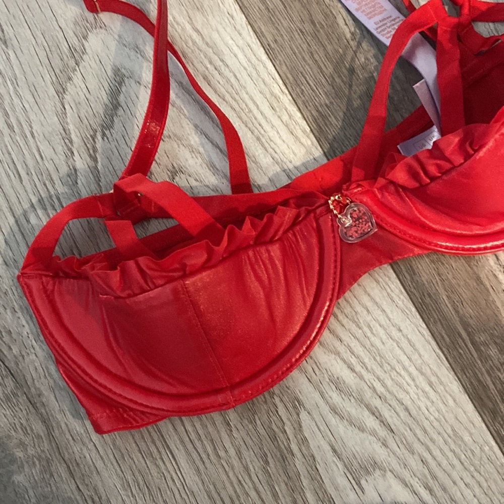 Red Fenty Bra